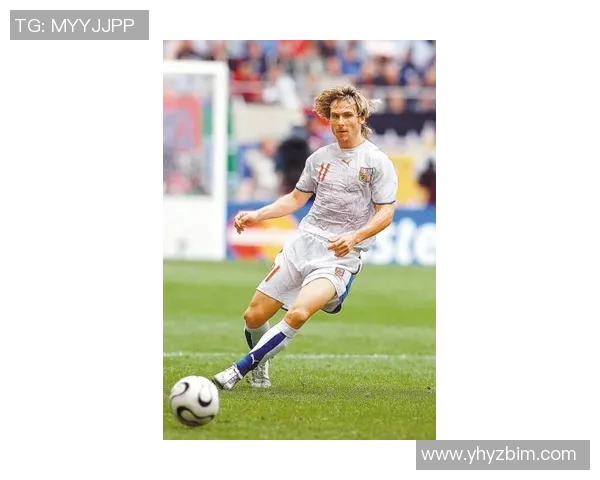 足球秦铮：在绿茵场上书写传奇人生的奋斗与荣耀